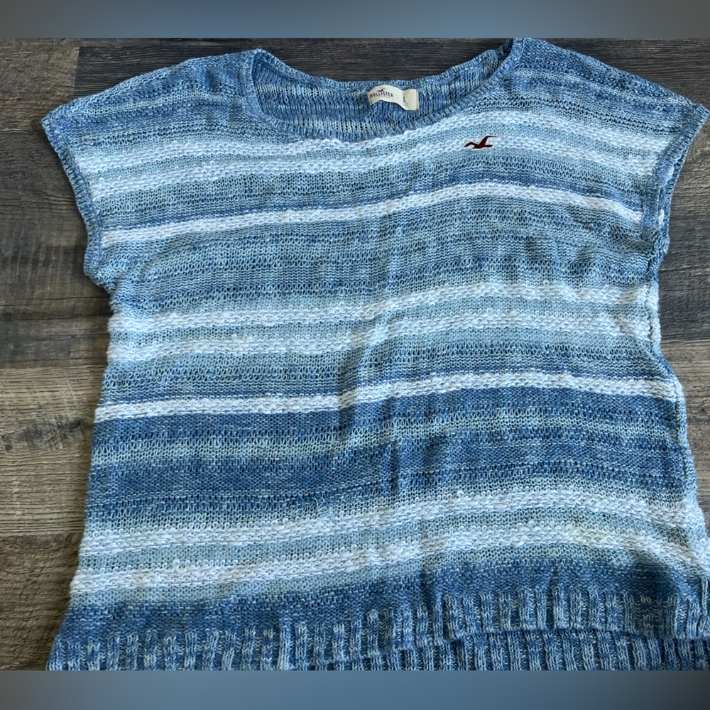 Hollister, size L, blue and white sweater, never wear,